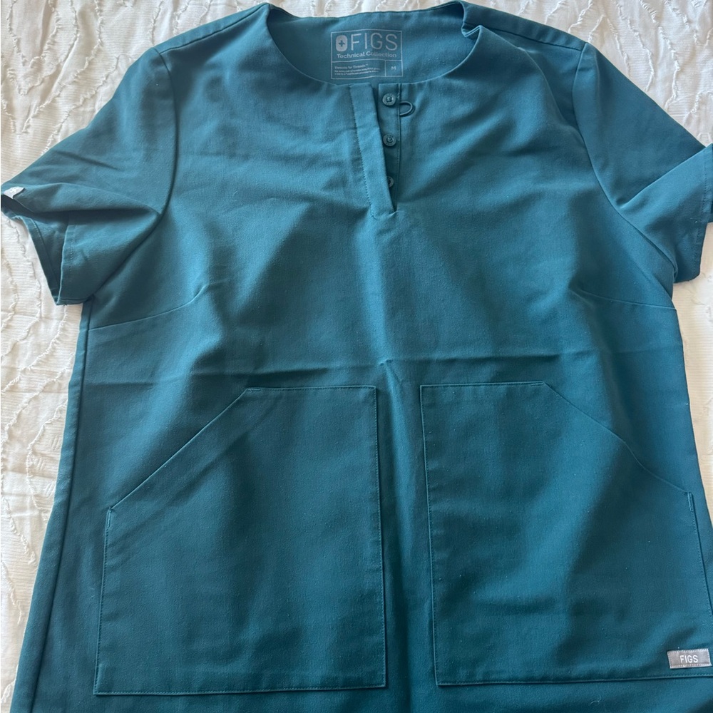 FIGS Medium Caribbean Blue Scrub Top